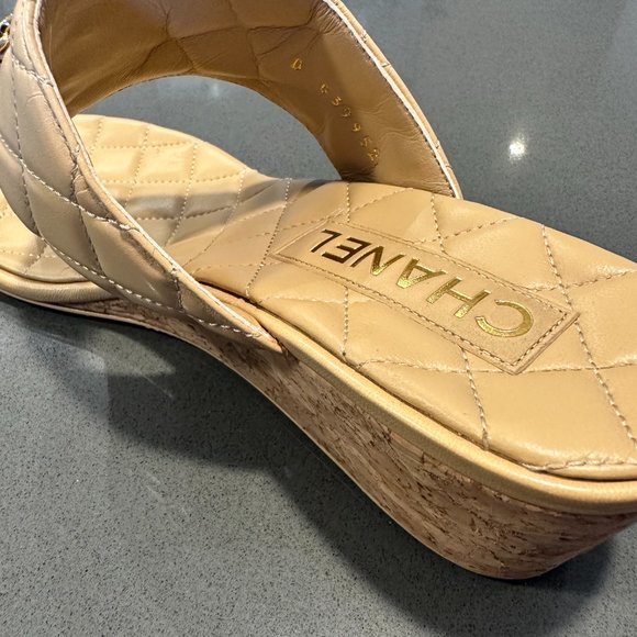 Authentic Tan Beige CHANEL Leather Wedge Sandal 38 - Never Worn - Picture 4 of 6